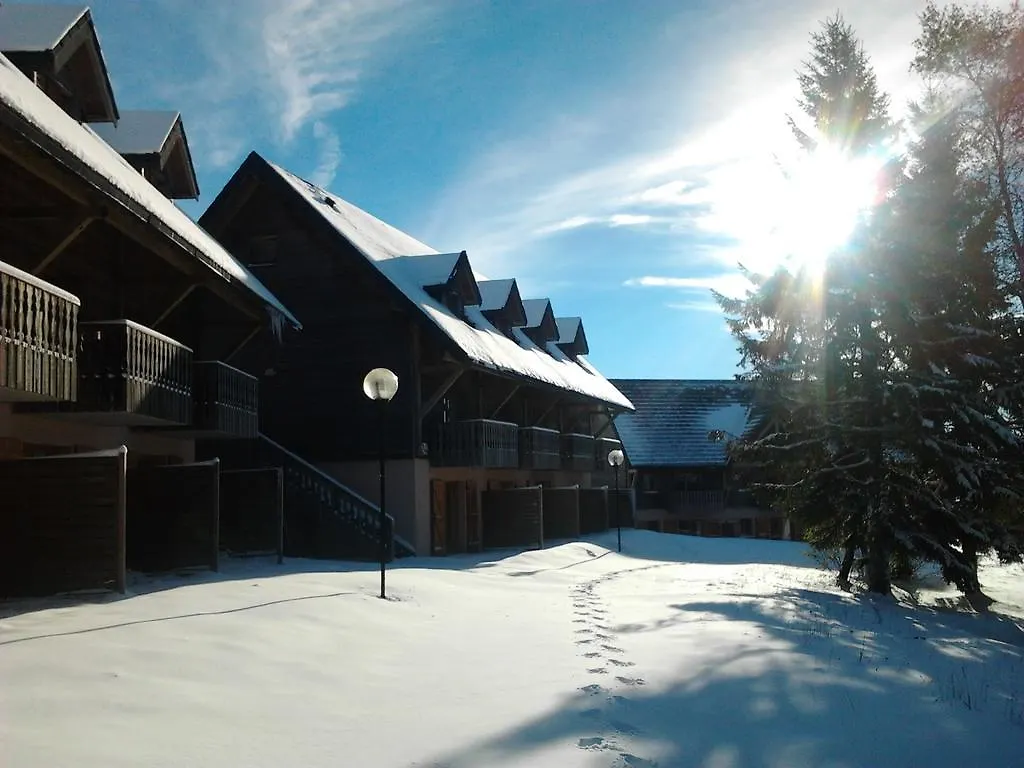 Résidence Le Bois de la Reine Super-Besse Appart hôtel