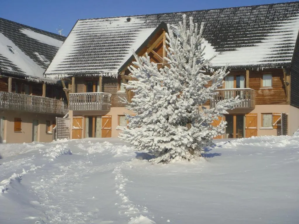 Résidence Le Bois de la Reine Super-Besse 3*,