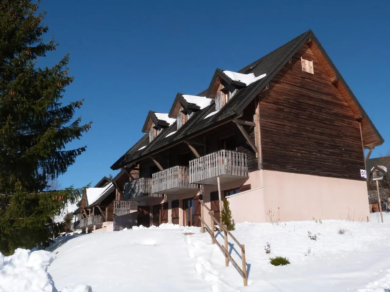 Appart hôtel Résidence Le Bois de la Reine Super-Besse