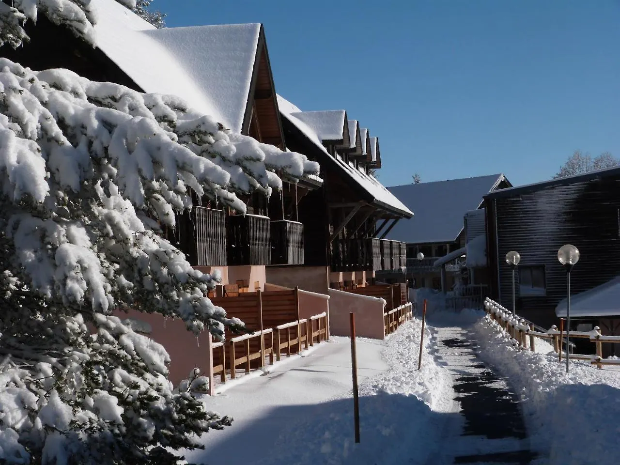 Résidence Le Bois de la Reine Super-Besse Appart hôtel