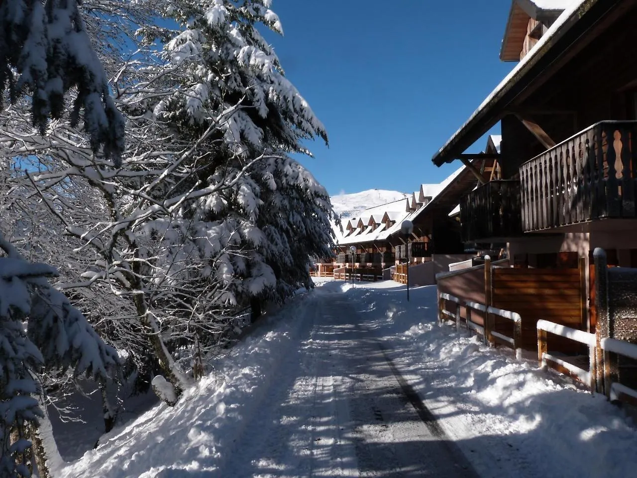 Résidence Le Bois de la Reine Super-Besse 3*,